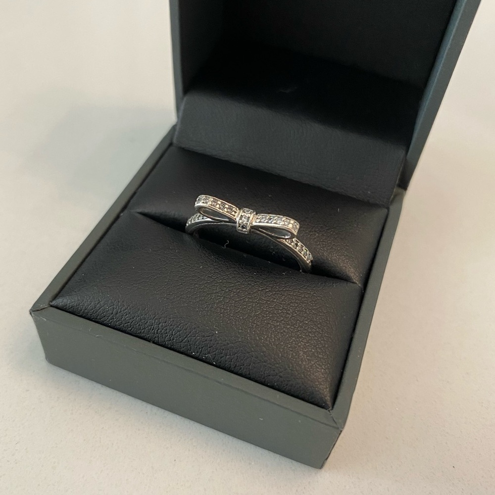 Pandora Classic Bow Sparkling Ring